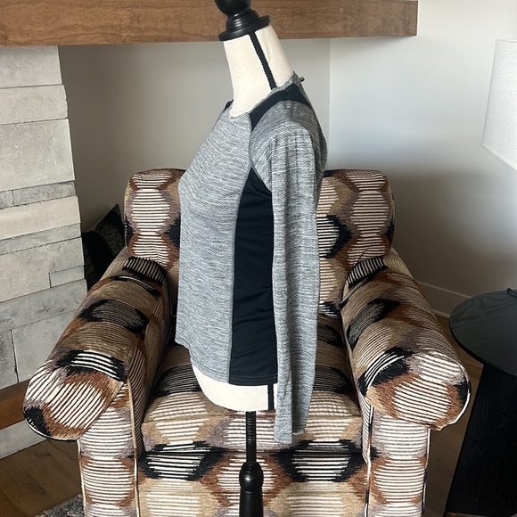 Mizuno Long Sleeve Tee - Picture 5 of 10